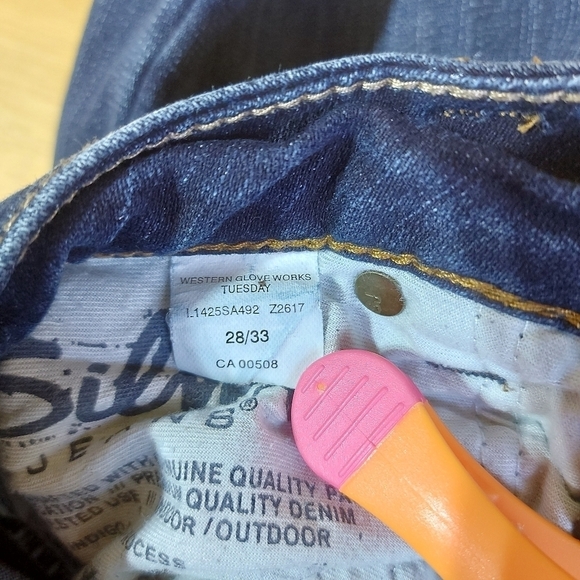 📣2/40$📣 SILVER Tuesday dark wash stretch jeans size 28 - Picture 8 of 8